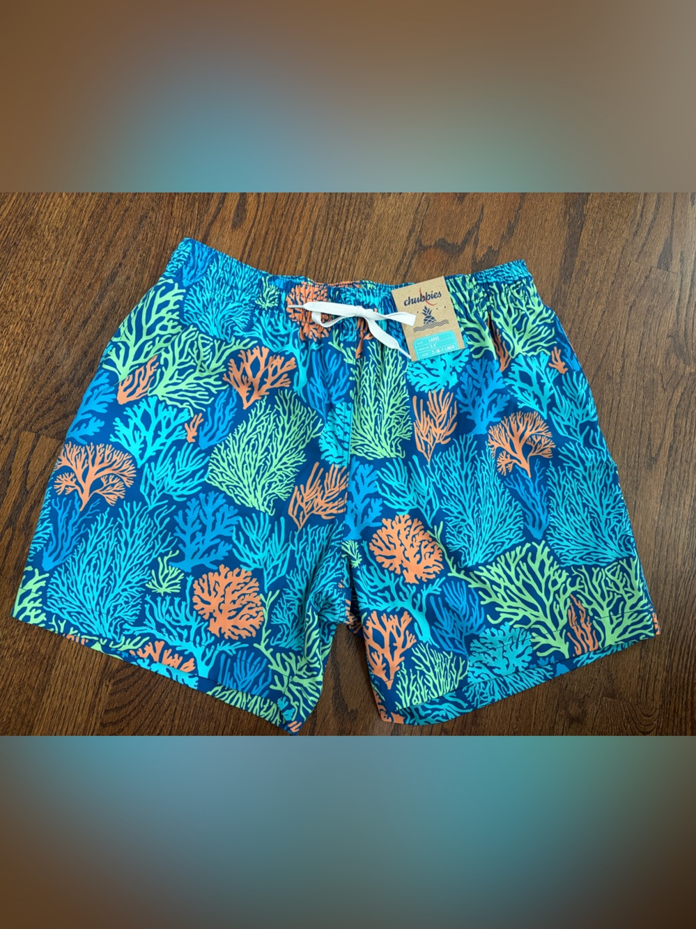 Chubbies NWT Men’s  5.5” Swim Trunk w/Liner
Size Large